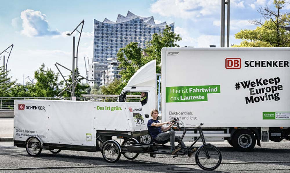 DB Logistik – das Lastenfahrrad liefert in Hamburg 100 Prozent umweltfreundlich Pakete aus